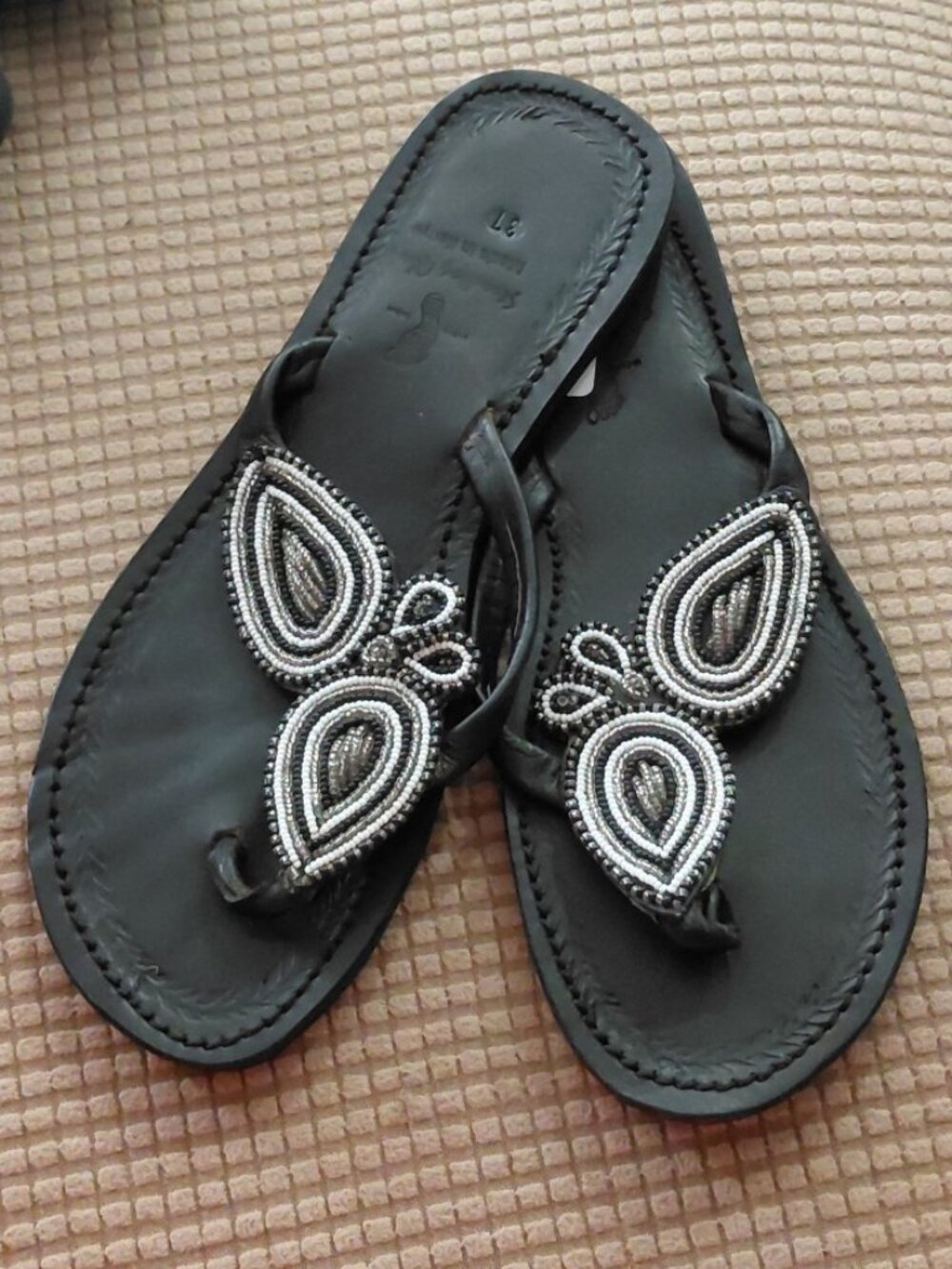 Global Girls Standing Global Handmade Leather Sandals Size 37 US 6.5M-7M NEW